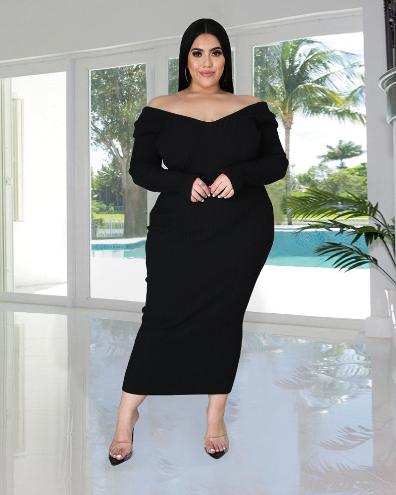 ELEGANT KNITTED DRESS