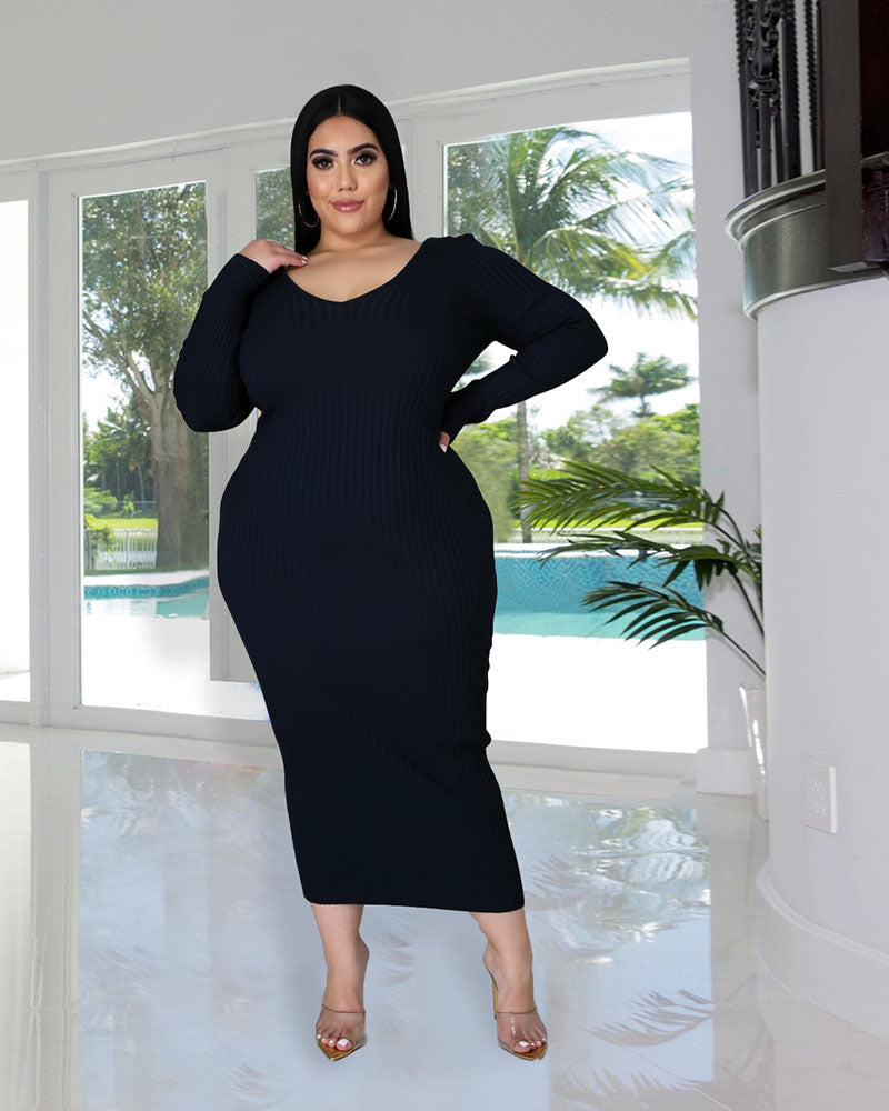 ELEGANT KNITTED DRESS