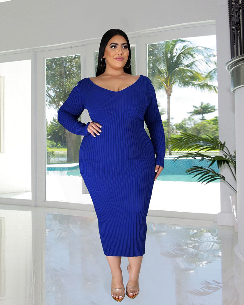 ELEGANT KNITTED DRESS
