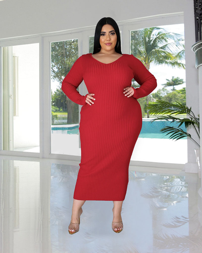 ELEGANT KNITTED DRESS