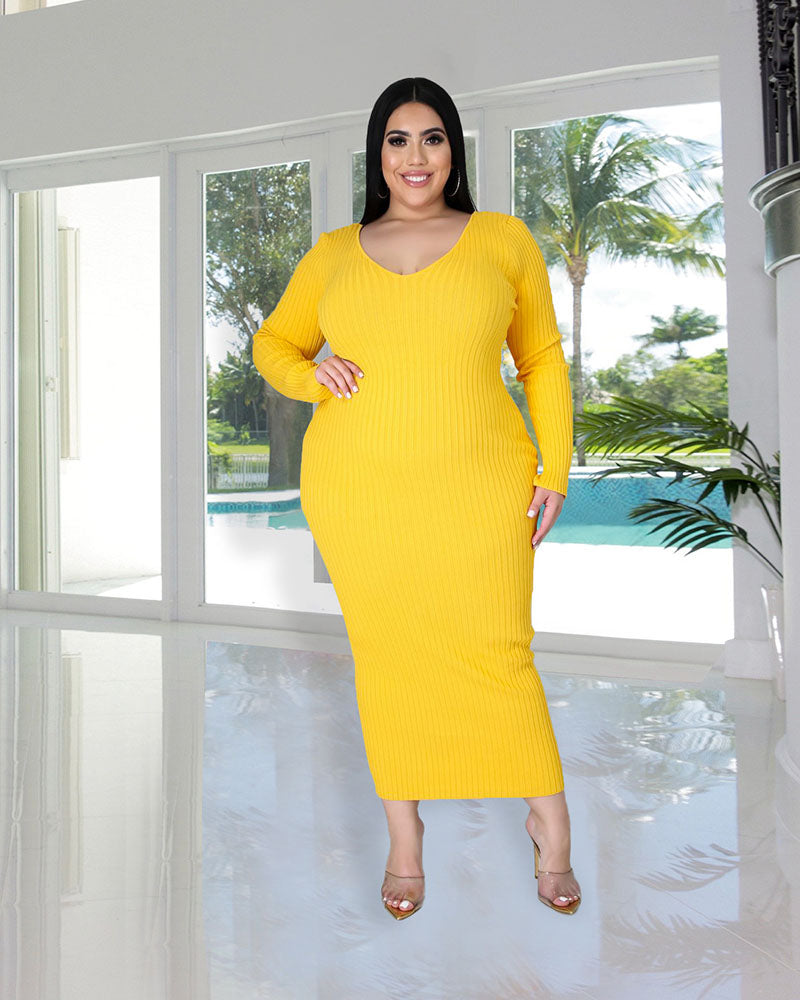ELEGANT KNITTED DRESS